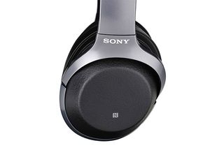 Sony WH-1000XM2 features