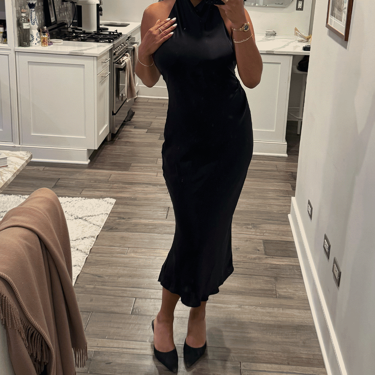 sierra mayhew test-driving backless bras and giving honest reviews