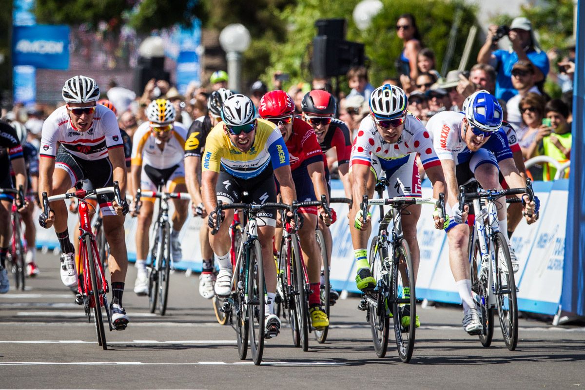 Mark Cavendish (Etixx-Quickstep) narrowly takes the win in Lodi