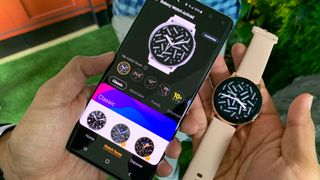 You can customize the Galaxy Watch Active 2's face to match your outfit