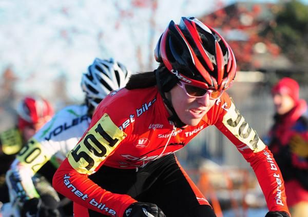 Kaitlin Antonneau (Planet Bike) got a good start.
