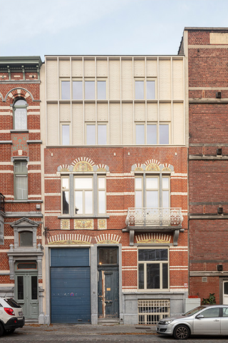 Exterior of belgian house, a redesign of a commercial building into a home by Hé Architectuur