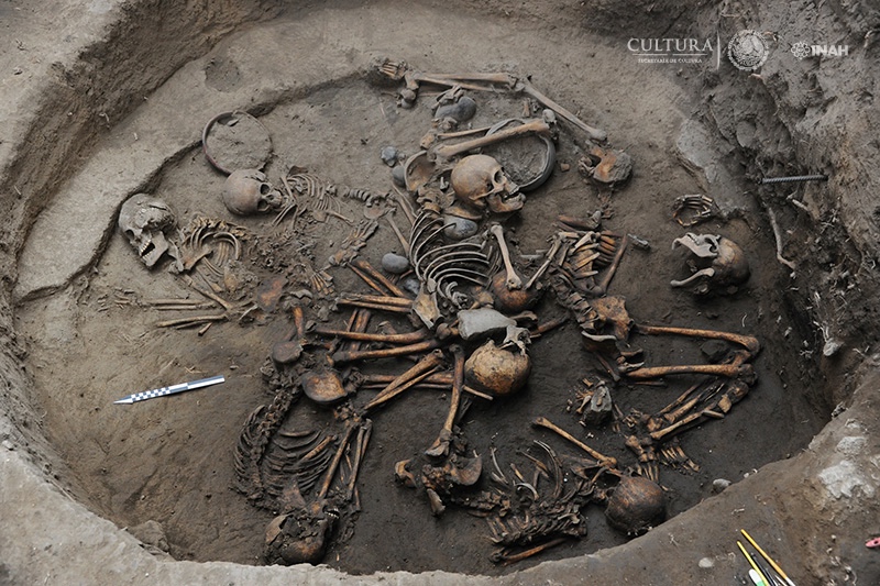 Interlocked Spiral of Ancient Skeletons Unearthed in Mexico City | Live Science