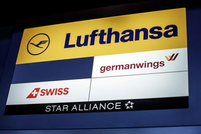 Pilots' strike forces Lufthansa to cancel 200 flights