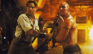 The Mummy Returns Rick and Imhotep stop fighting and look towards something shocking
