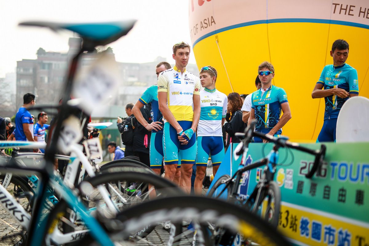 Race leader Stepan Astafyev (Vino 4-Ever Sko) at the start