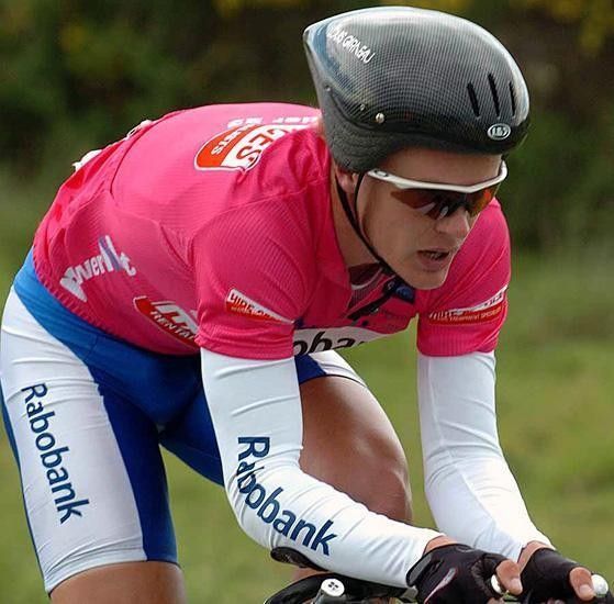 Peter Latham riding to a stage win in the first stage of the 2004 Tour of Southland