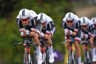 Tom Dumoulin powers Team Sunweb