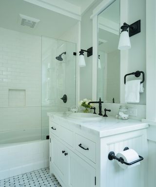 14 Black Tile Bathroom Ideas to Add a WOW Factor