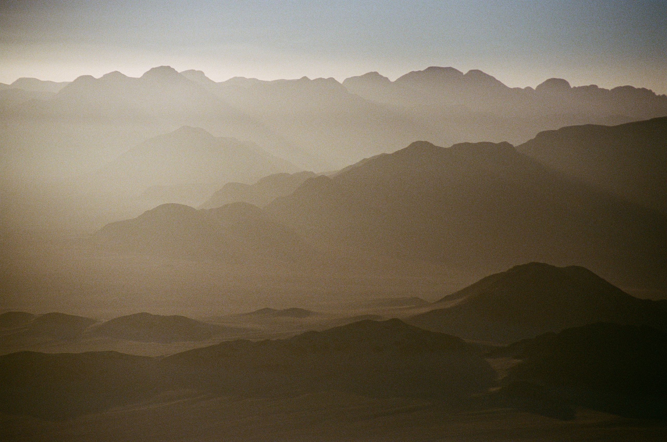 The carnival barker bush pilots that bring the world's oldest desert to life