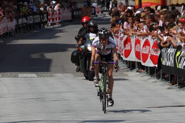 2010 Champion Mara Abbott (Diadora Pasta Zara) was 4:43 behind Vos. Her defence may be threatened.
