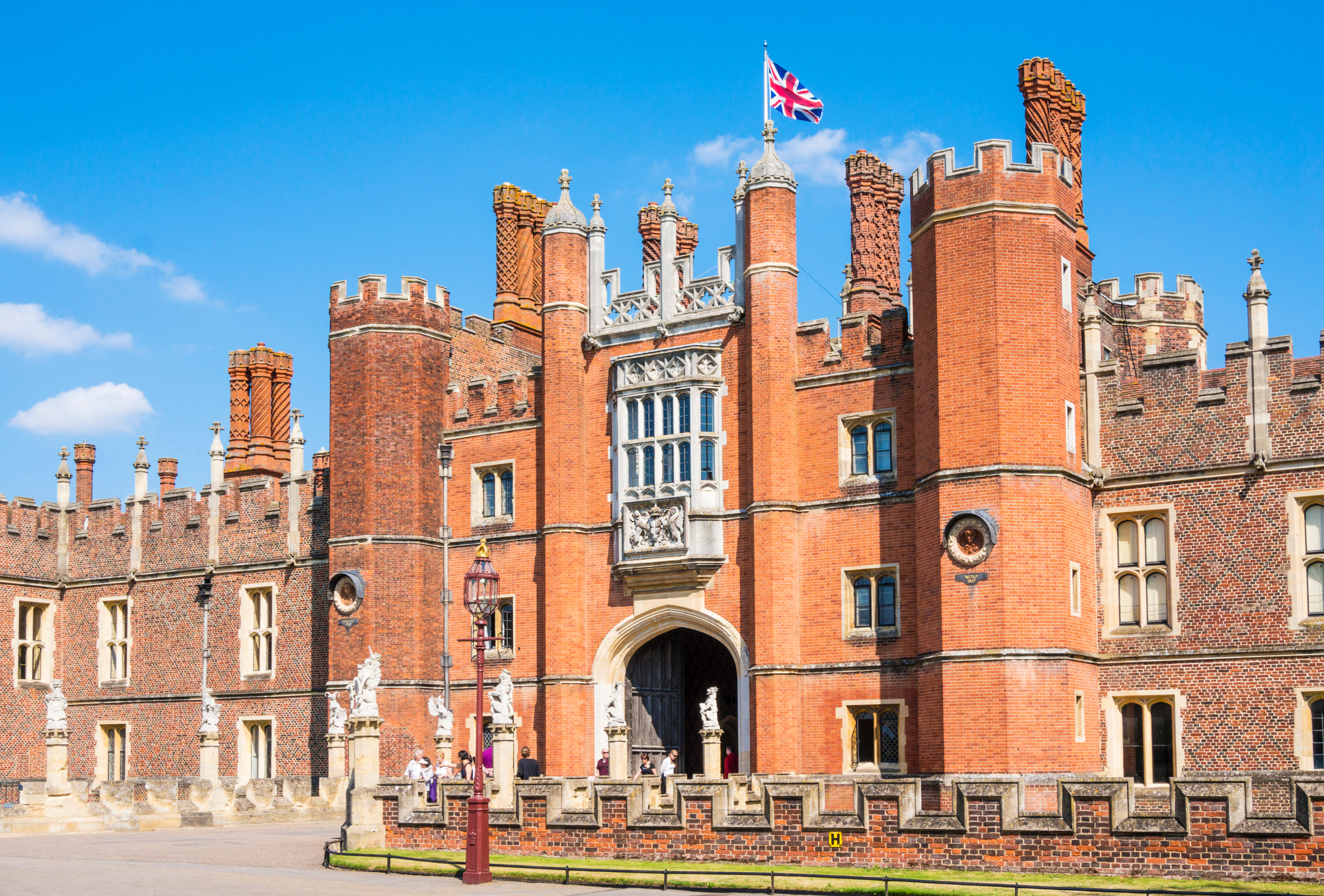 TV tonight Hampton Court Palace.
