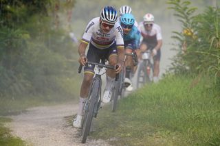 Gravel World Champion Gianni Vermeersch leads the pack at the Serenissima Gravel race 