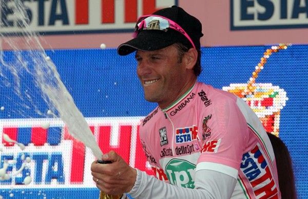 Ale-Jet Alessandro Petacchi (LPR Brakes-Farnese Vini) lets the bubbly flow after winning Giro d'Italia stag three and the maglia rosa.