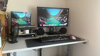 Yo-Yo Wellness 2+ smart desk during our tests