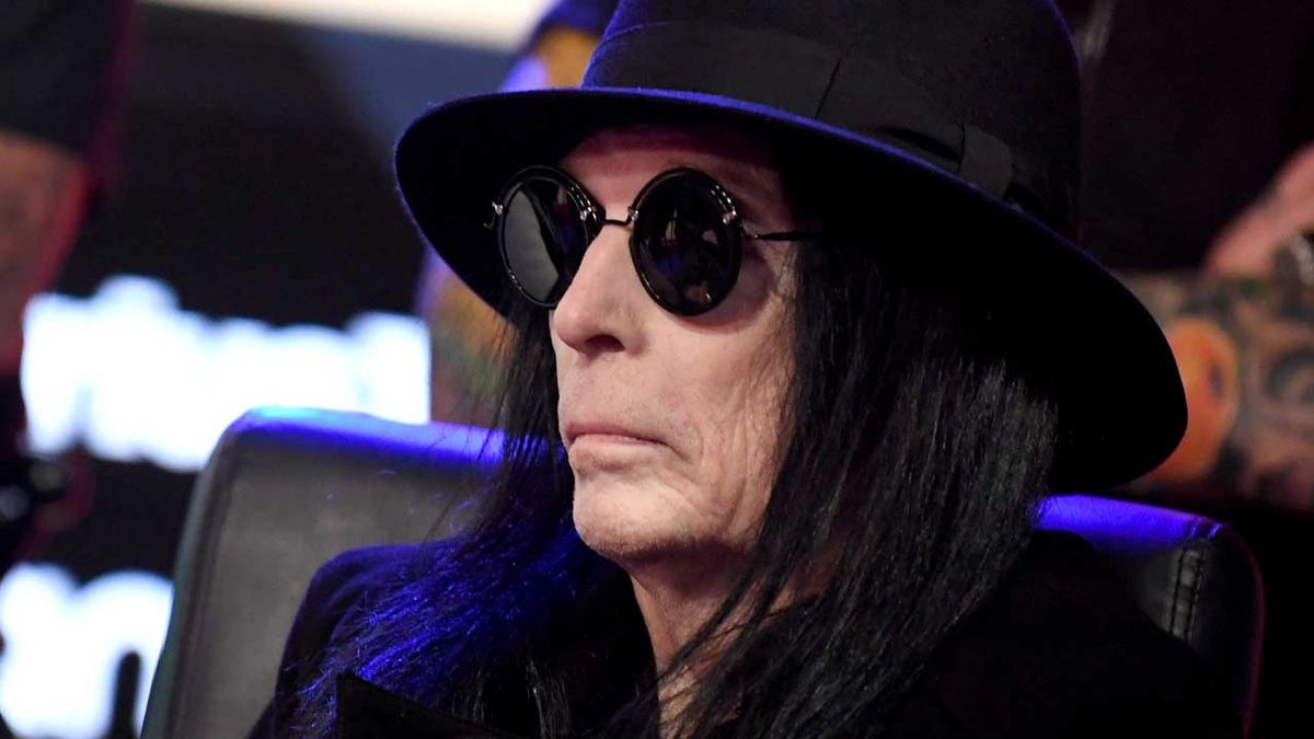 Mick Mars close-up