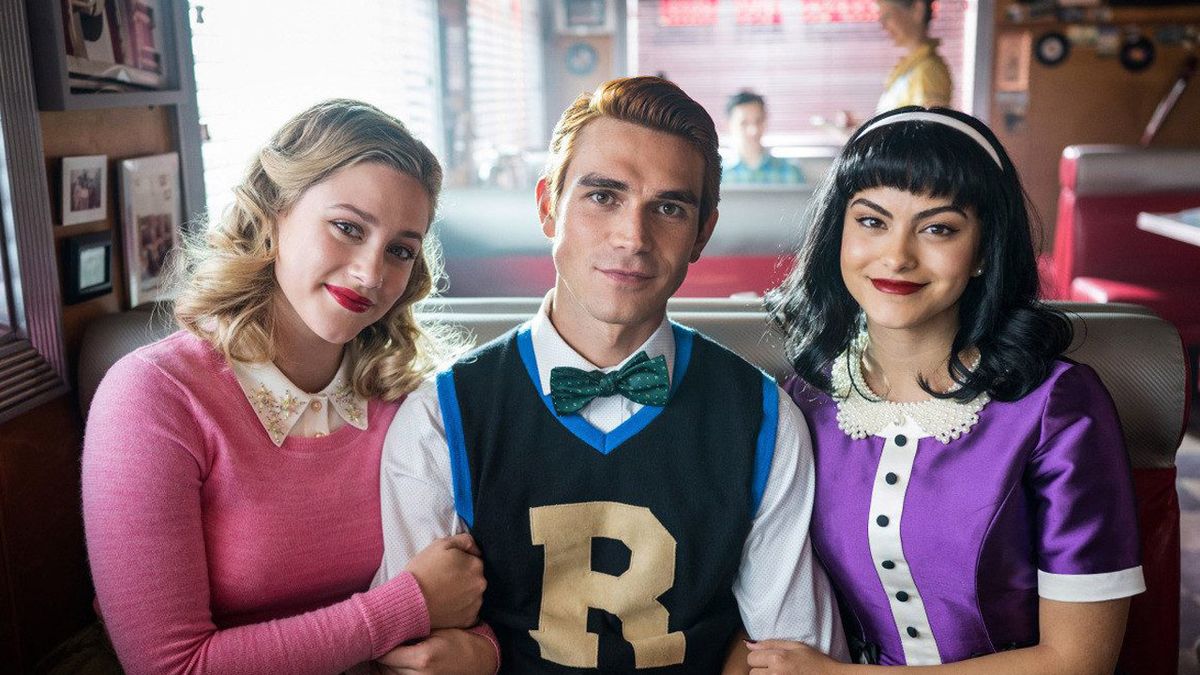 Riverdale' Season 5 Trailer: Veronica Finds Out About Betty & Archie –  Hollywood Life