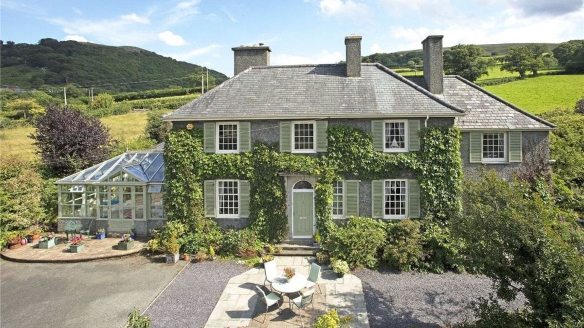 Best Properties Splendid Houses In Wales For Sale The Week   YsAPykqoHRKr69waXRwRxm 1200 80 