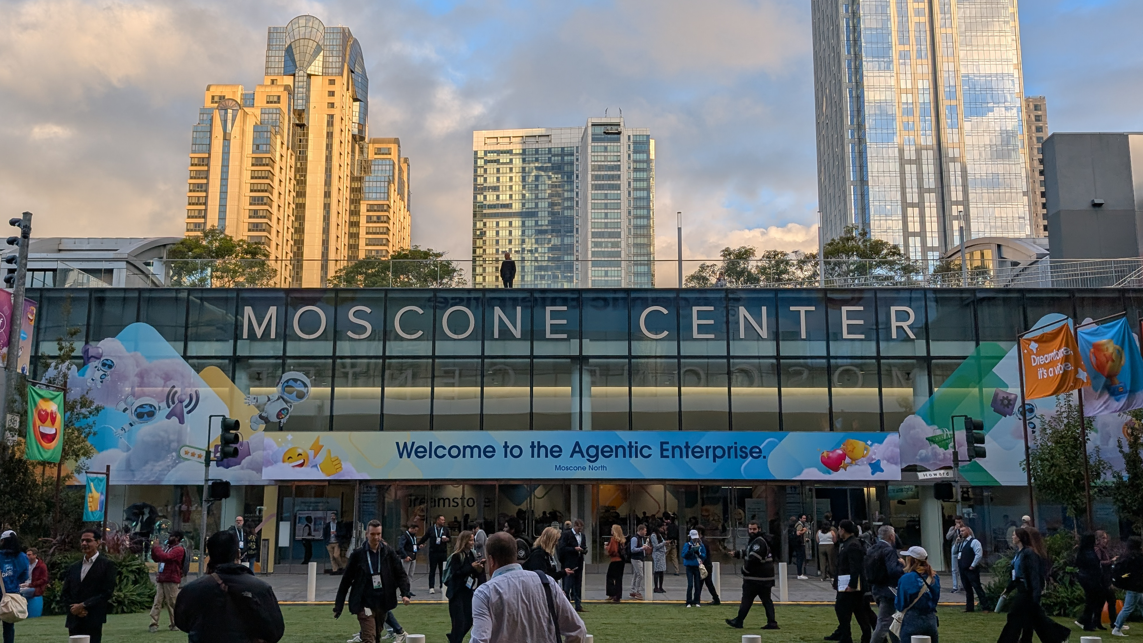A photo of the conference floor outside the Moscone Center at Dreamforce 2025.