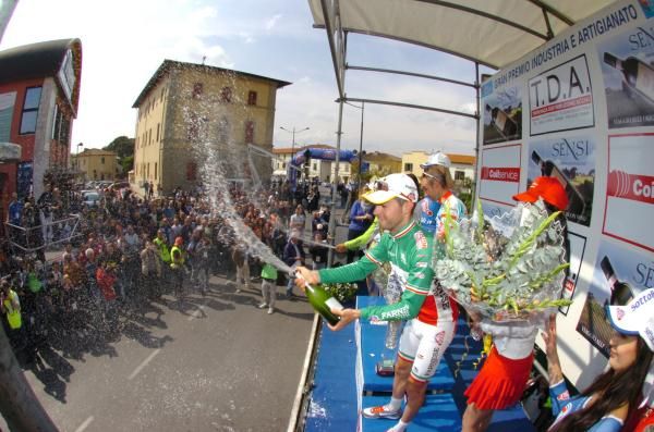 Giovanni Visconti (Farnese Vini - Neri Sottoli) on the podium having finished second