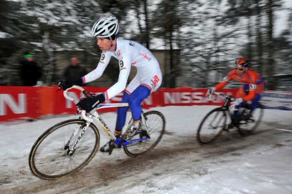 U23 World Cup leader Vincent Baestaens leads Lars van der Haar in Kalmthout.