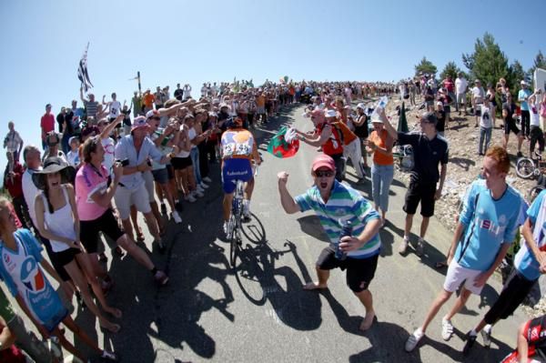 Huge crowds greeted the rider on the 'Giant of Provence'