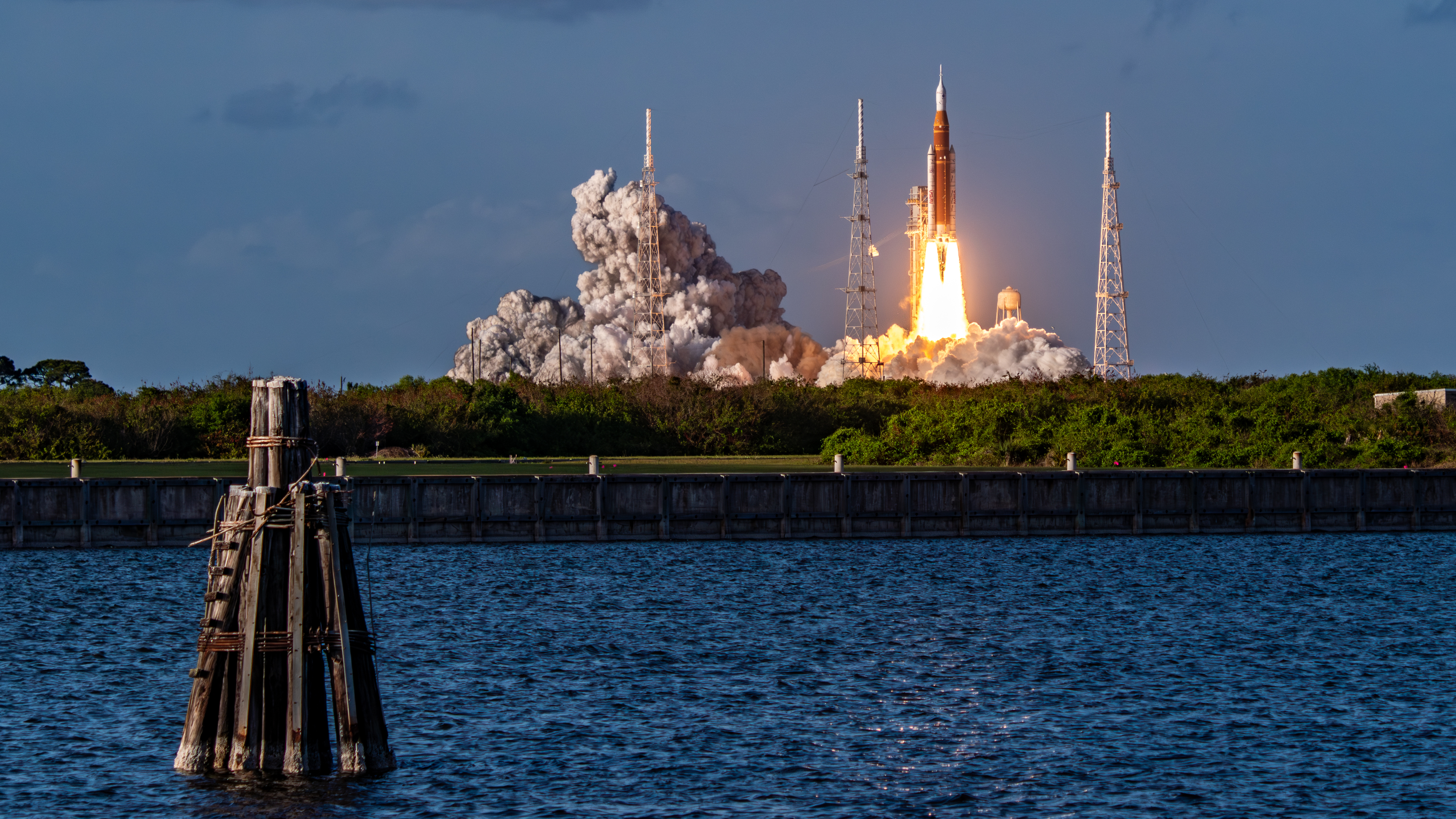 Photos of the Artemis 2 rocket launch.