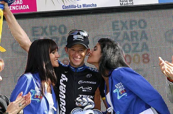 Jason McCartney (Discovery Channel) gets podium kisses.