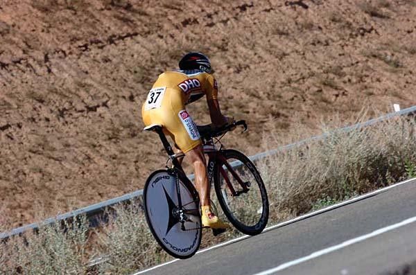Vladimir Efimkin (Caisse d'Epargne) was the last to go and the only ones behind him were the photographers.