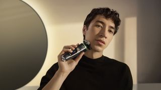 Philips Norelco i9000 Prestige Ultra in use