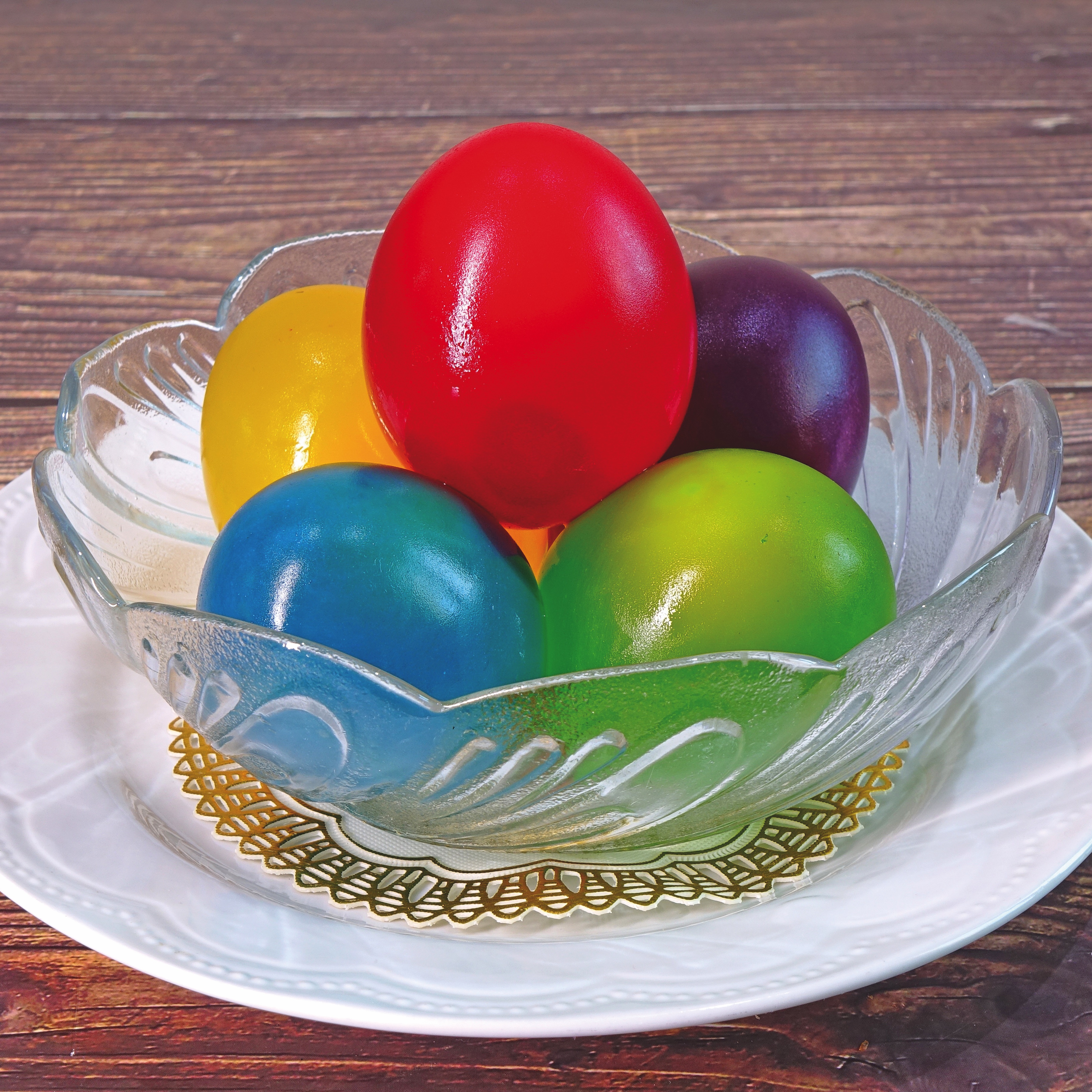 Eggs of different colours