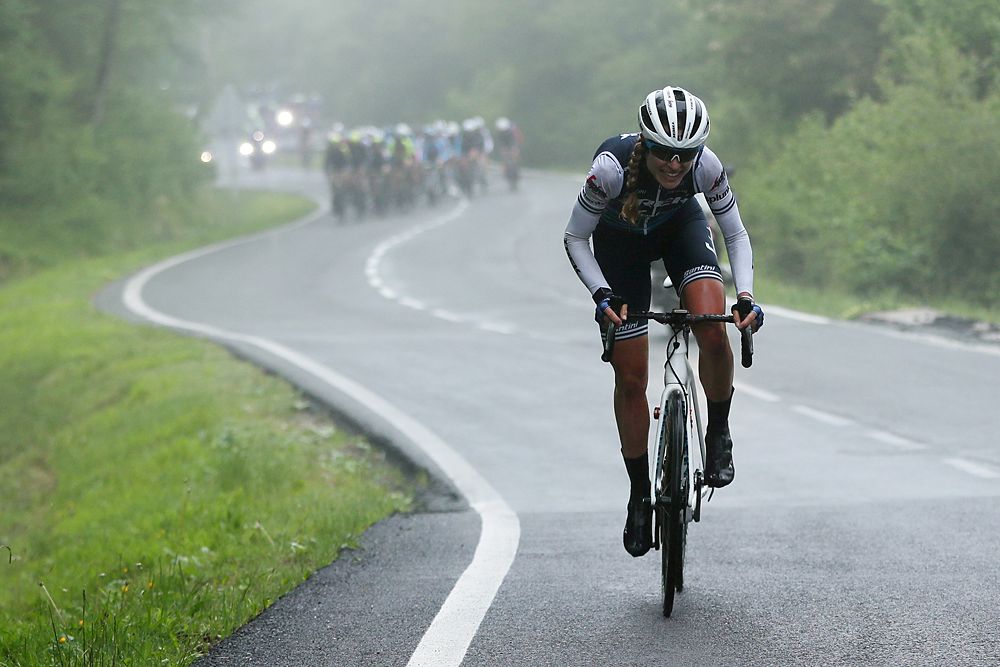 Tayler Wiles (Trek-Segafredo) attacks with 20km to go and wins stage 3 at Emakumeen Bira