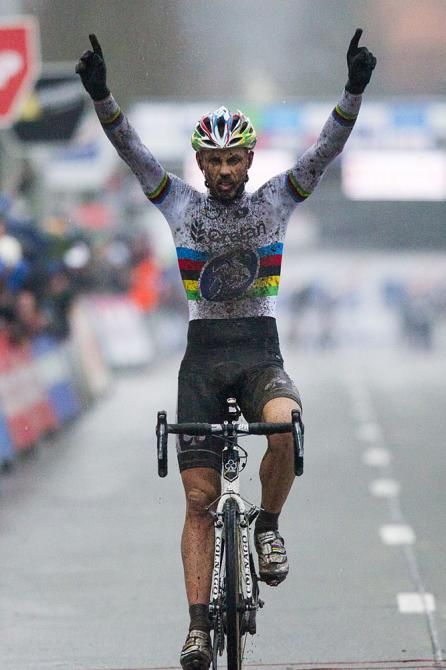 Sven Nys wins the Azencross