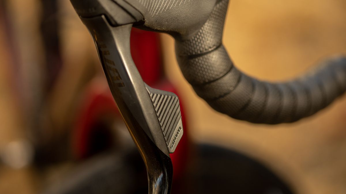 Trek Checkpoint SL 6 eTap rival lever