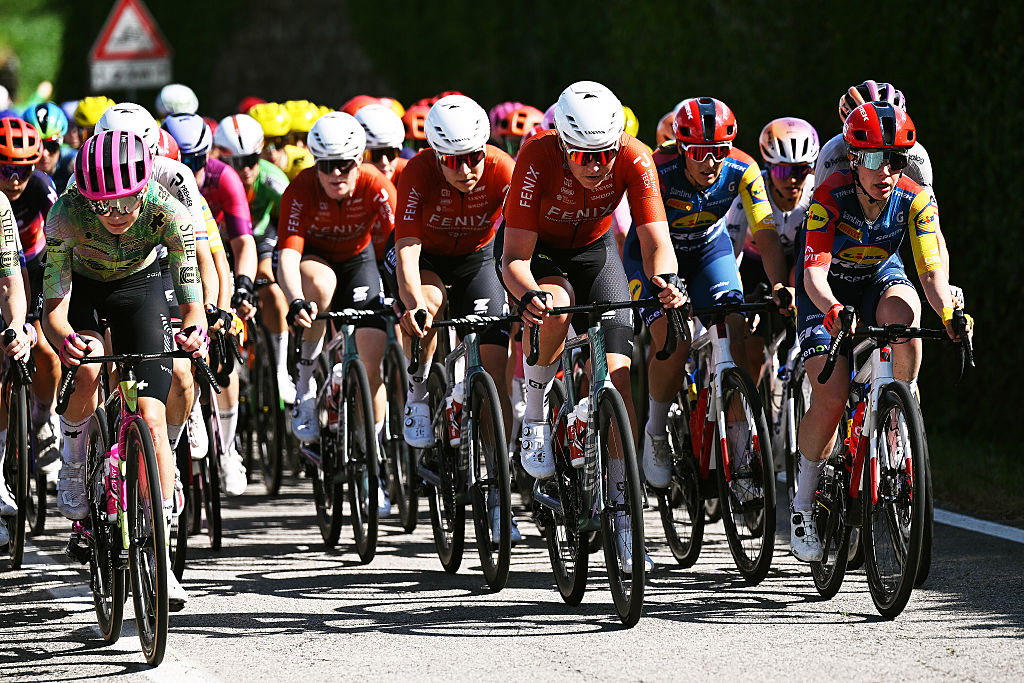 Giro d'Italia Women penalties, fines and yellow cards – Millie Couzens gets first yellow card for sprint deviation
