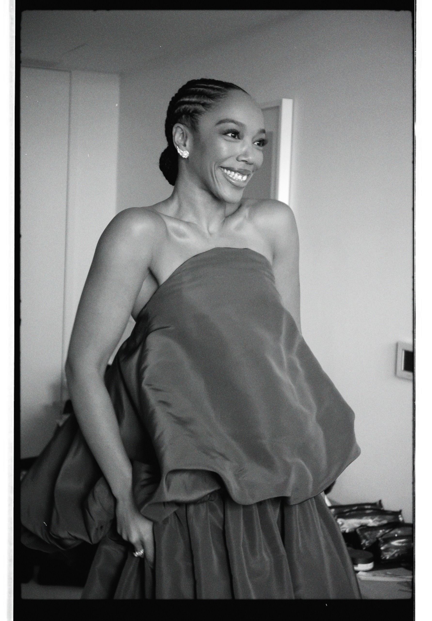 Naomi Ackie's getting ready photos before the 2026 Academy Museum Gala
