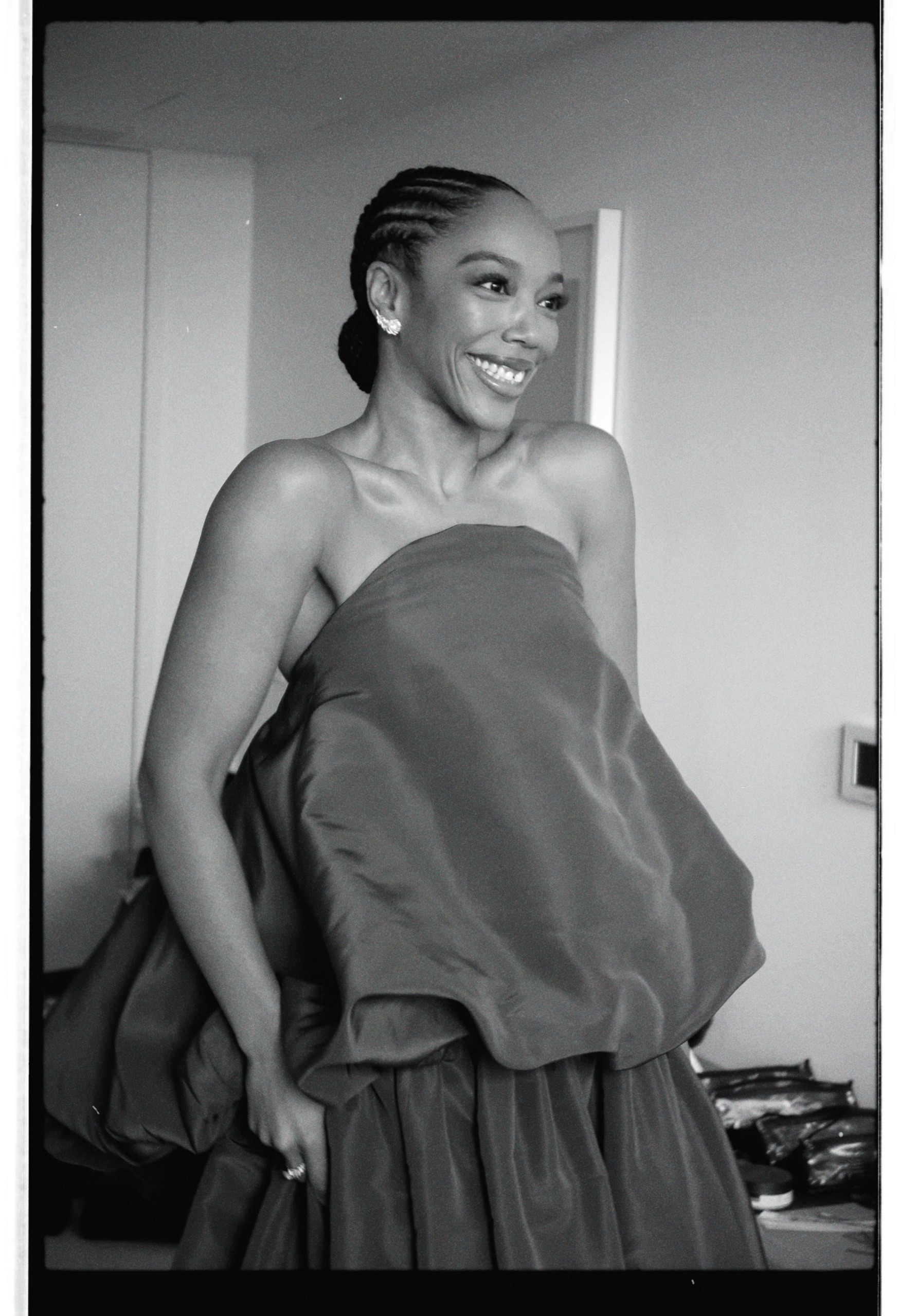 Naomi Ackie's getting ready photos before the 2026 Academy Museum Gala