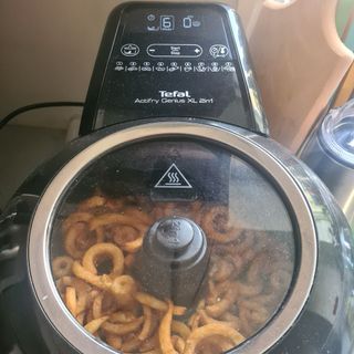 Tefal Actifry Genius XL 2in1 cooking curly fries