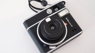 Fujifilm Instax Mini 40 review — lens