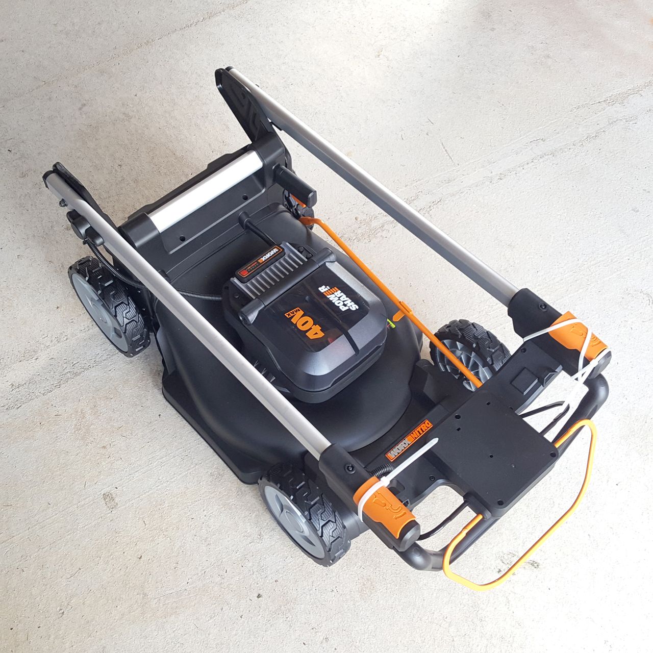 Worx WG749E 46cm Cordless Self-Propelled Lawn Mower