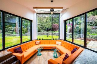 Orange hexagonal seating in the extension of the bungalow