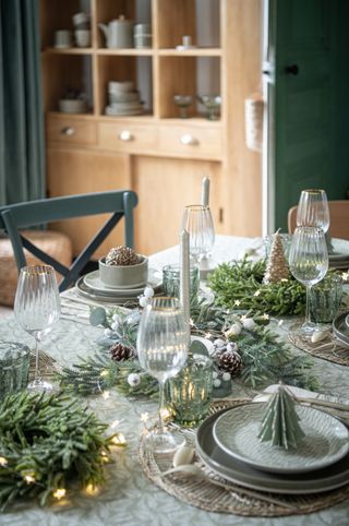 Christmas table centerpiece with wreaths by Maisons du Monde