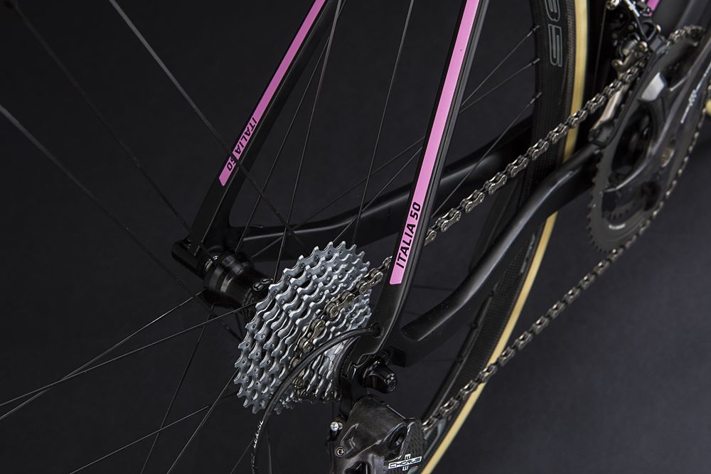 The seat stays get the ITALIA50 logo