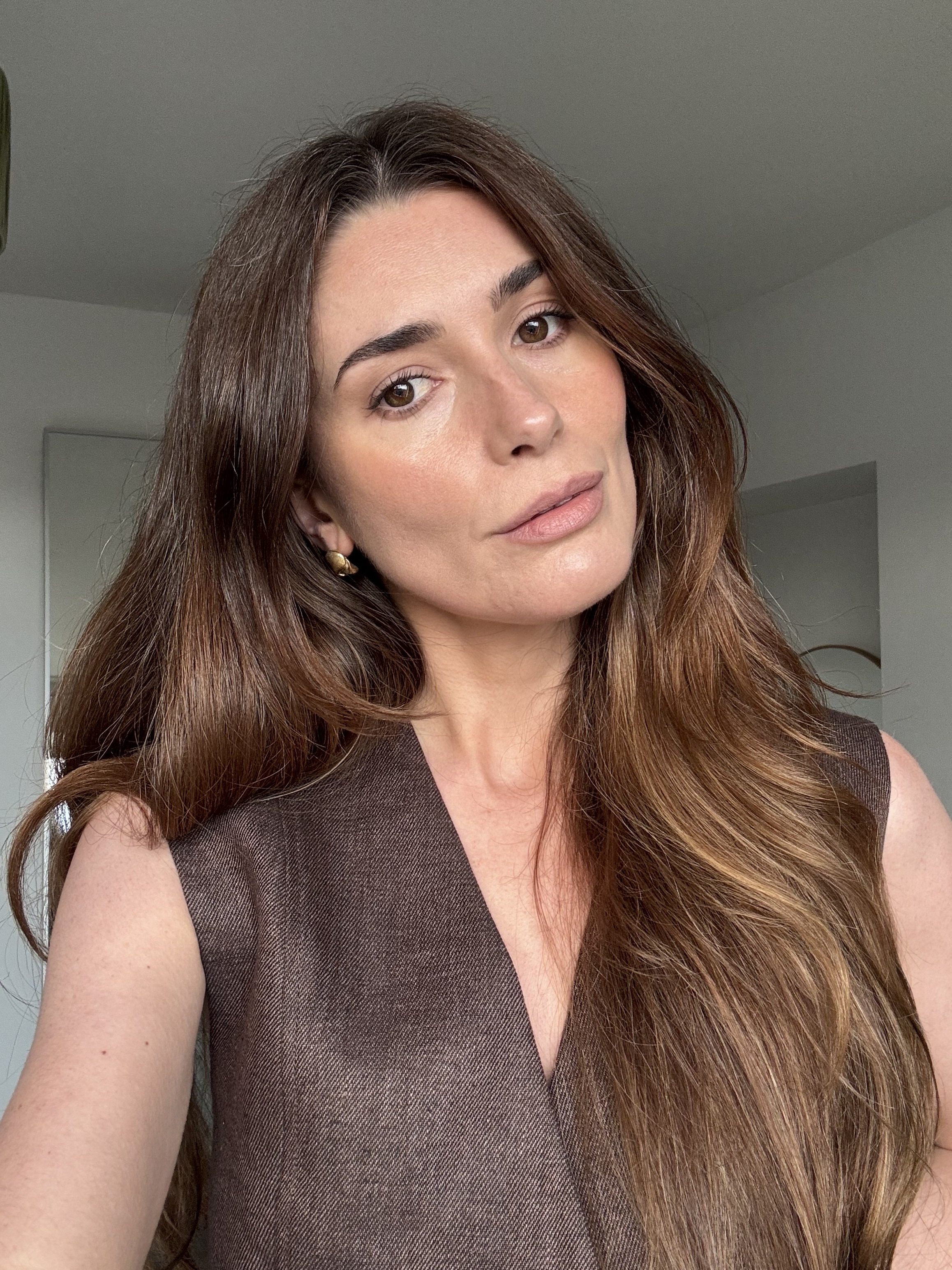 Eleanor's hair after using Ouai Bond Repair Balm