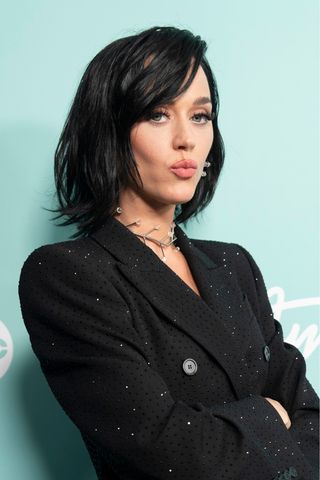 Katy Perry is pictured with dark brunette hair, styled in a bob during the AMERICAN IDOL - "715 (Judge's Song Contest)"