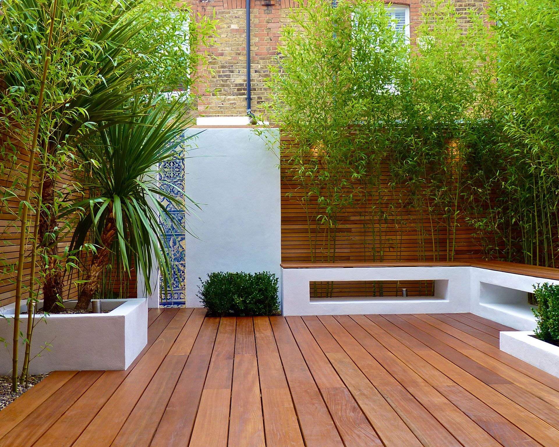 Landscaping with timbers: 12 ideas and tips for your plot | Gardeningetc