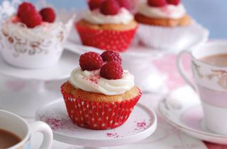 Raspberry cream cupcakes