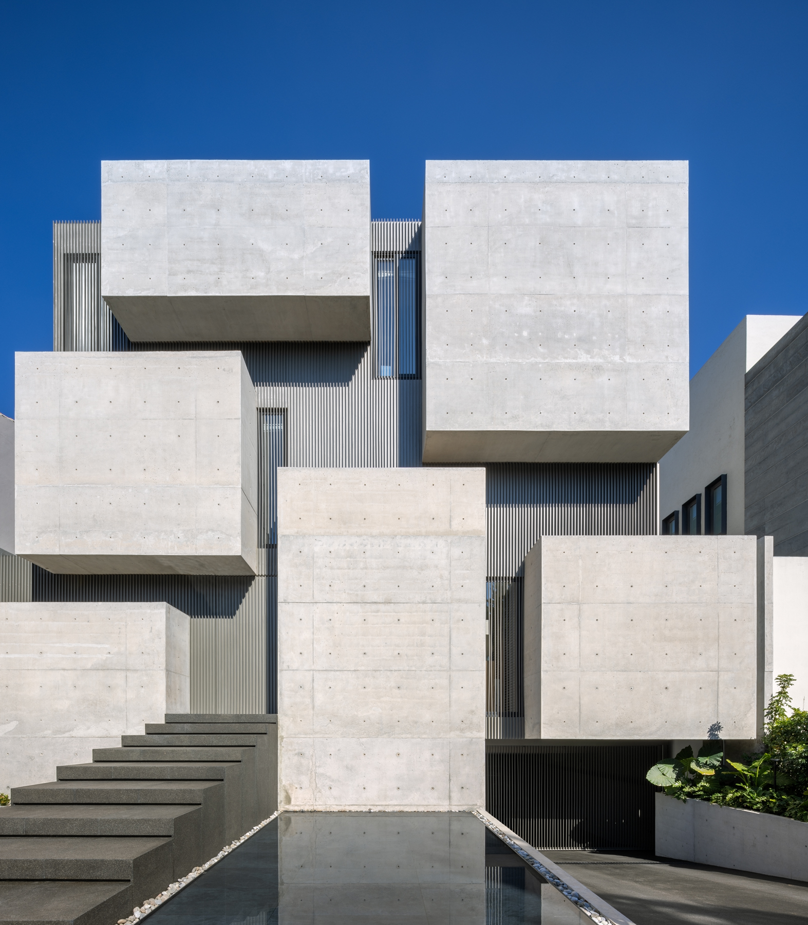 Casa Ailes in Mexico City Jaime Guzma&amp;#769;n Creative Group