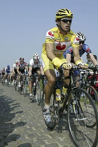 Crossing the Eine pave
