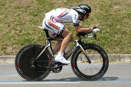 Matteo Mammini powers to the win in the espoirs.